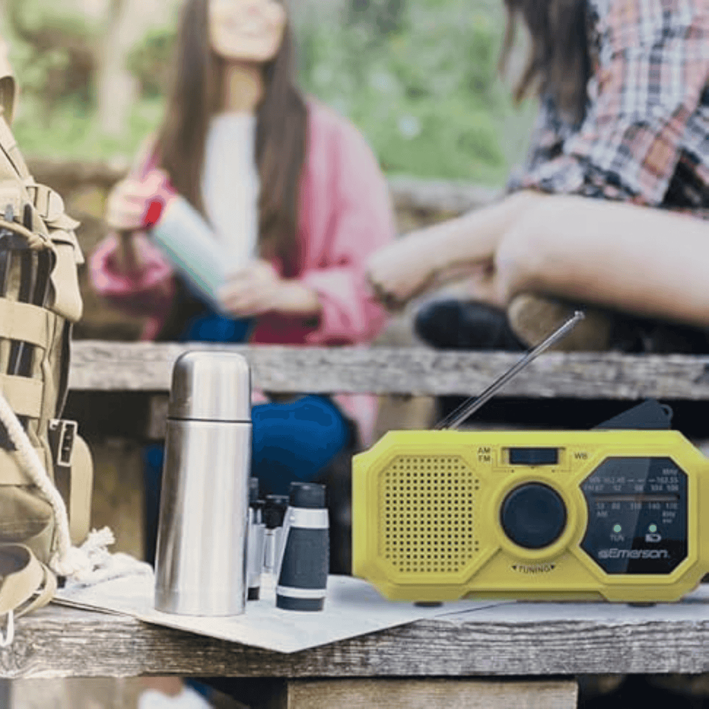 Emerson Emergency AM / FM Radio with Weather Band and Power Bank-4